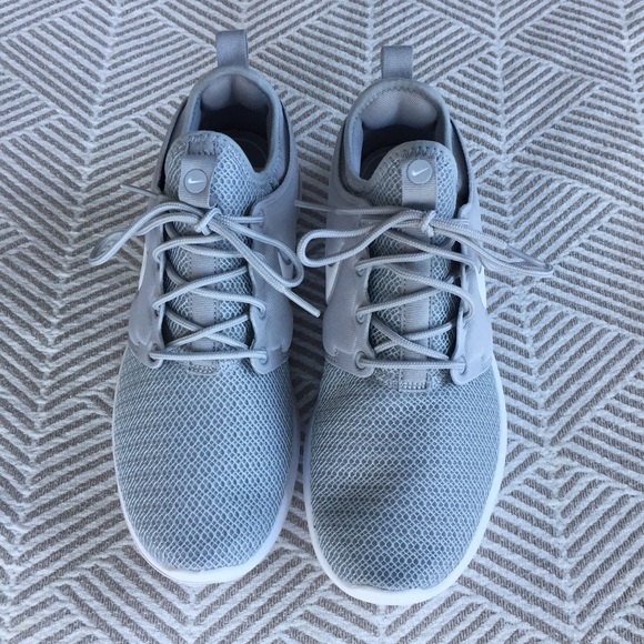 Nike Grey Roshe Two Sneakers - Picture 4 of 4